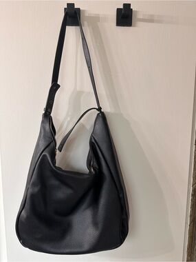 NWOT | GAP Vegan Leather Slouchy Bag